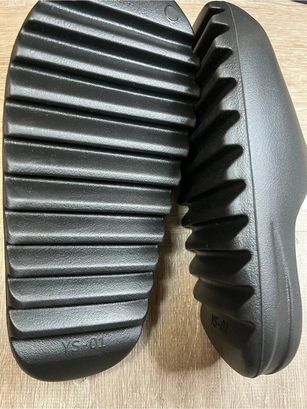 YZY YS-01 Slide SZ 10 Men’s Comfort Sandals Brand New Black YEEZY Fast Shipping
